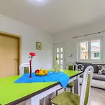 Mato Apartment *
