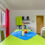 Apartment Mato Pirovac
