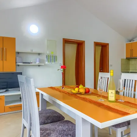 Apartament Mato Pirovac