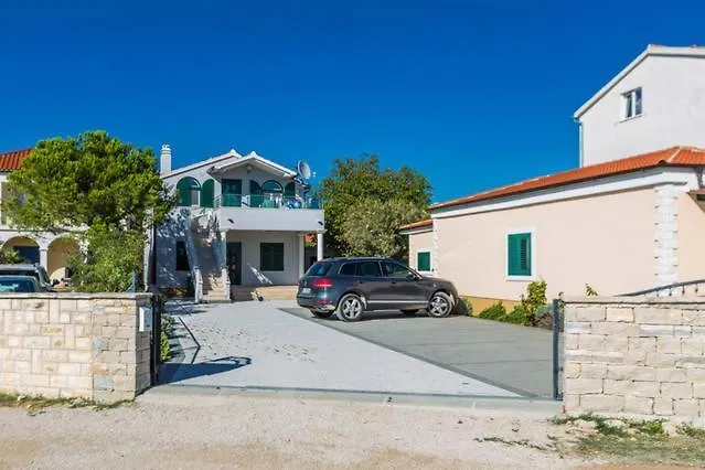 Appartement Mato Pirovac