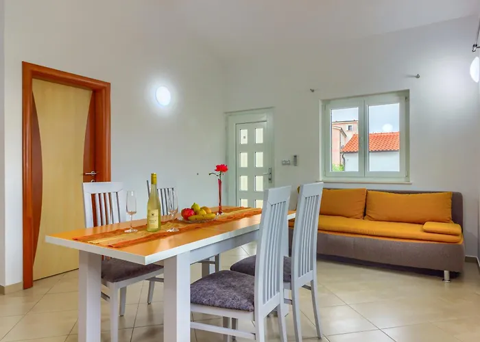 Mato Appartement Pirovac