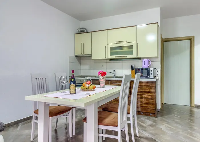 Appartement Mato Pirovac
