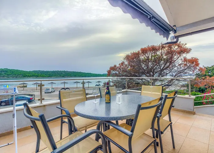 Mato Appartamento Pirovac